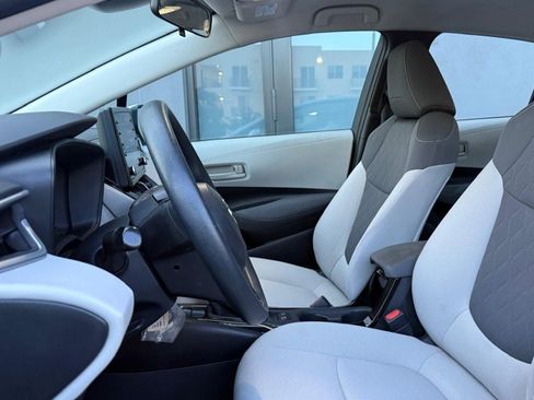 Used 2022 Toyota Corolla LE image 18