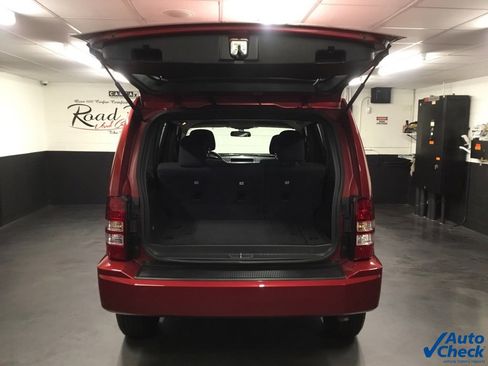 Used 2011 Jeep Liberty Sport image 11