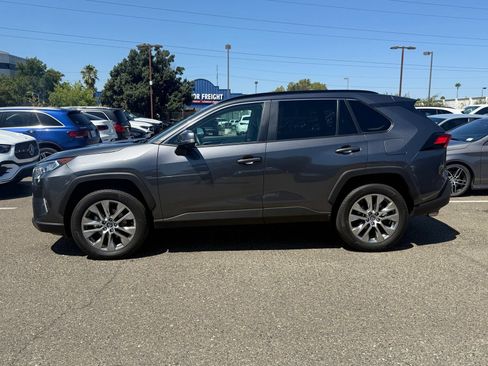 Used 2021 Toyota RAV4 XLE Premium AWD/4WD image 2