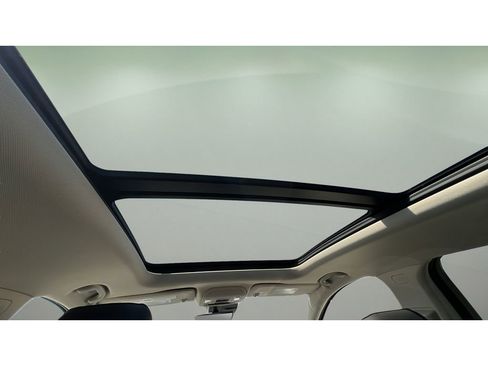 Certified 2021 Buick Envision Avenir w/ Technology Package II AWD/4WD image 29