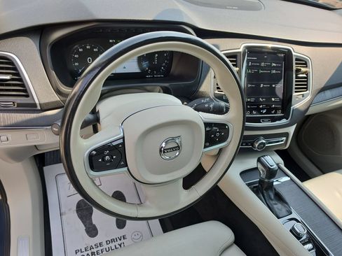 Used 2020 Volvo XC90 T6 Momentum AWD/4WD image 13