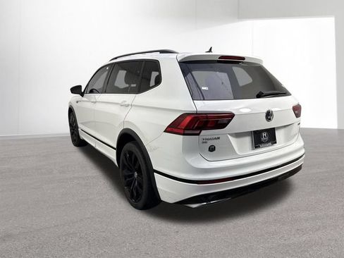Used 2021 Volkswagen Tiguan SE AWD/4WD image 31