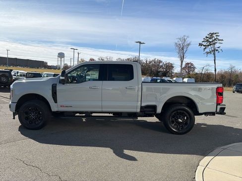 New 2026 Ford F250 Lariat w/ Black Appearance Package image 7