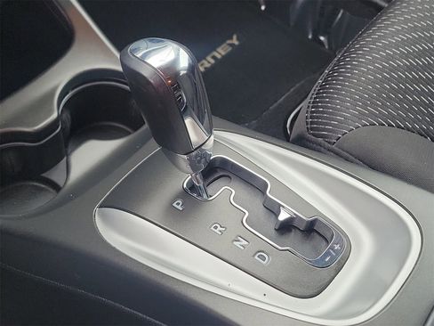 Used 2017 Dodge Journey SE w/ Flexible Seating Group image 30