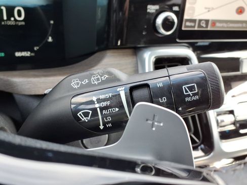 Used 2023 Kia Sorento SX Prestige image 32