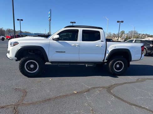 Used 2016 Toyota Tacoma SR5 image 5