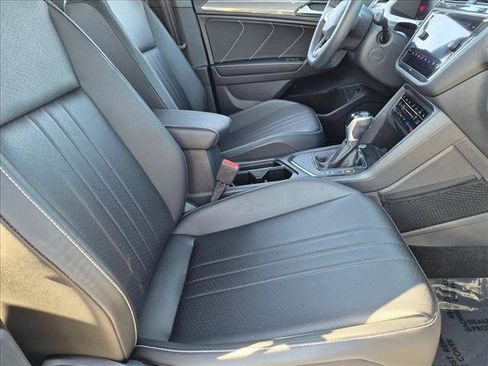 Used 2023 Volkswagen Tiguan SE R-Line FWD image 19