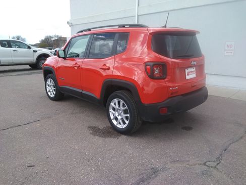 Used 2021 Jeep Renegade Latitude w/ Convenience Group AWD/4WD image 7