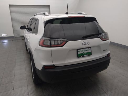 Used 2019 Jeep Cherokee Latitude w/ Cold Weather Group FWD image 6