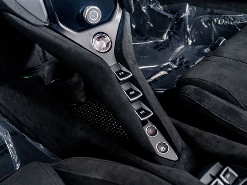 Used 2024 McLaren 750S Spider image 38