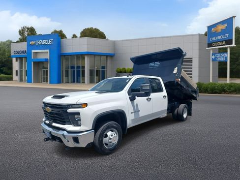 Used 2024 Chevrolet Silverado 3500 W/T w/ WT Convenience Package AWD/4WD image 2