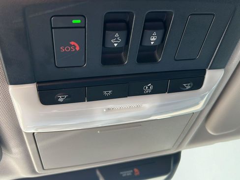 Used 2024 Mitsubishi Outlander SEL AWD/4WD image 17