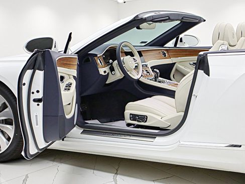 New 2026 Bentley Continental GTC image 6