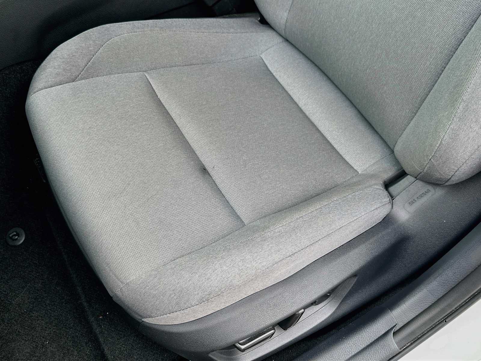 Used 2025 Toyota Camry LE w/ Convenience Package FWD image 19