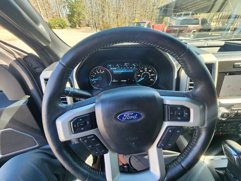 Used 2018 Ford F150 Lariat w/ Equipment Group 502A Luxury image 21