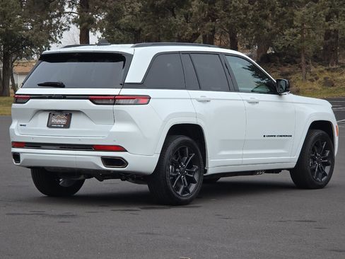 Used 2025 Jeep Grand Cherokee Limited 4xe image 4