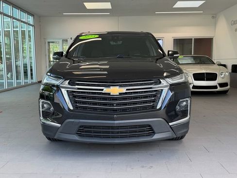 Used 2023 Chevrolet Traverse LT w/ Rear Camera Mirror Package AWD/4WD image 2