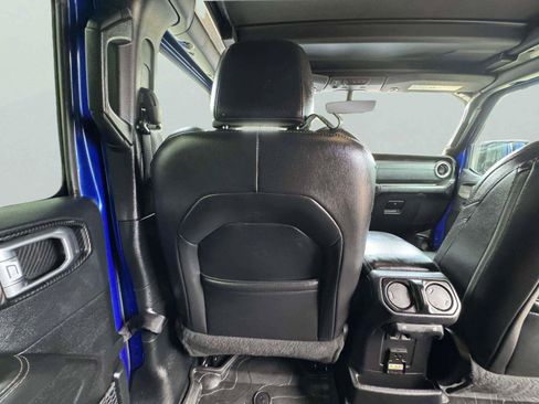 Used 2019 Jeep Wrangler Unlimited Sahara AWD/4WD image 48