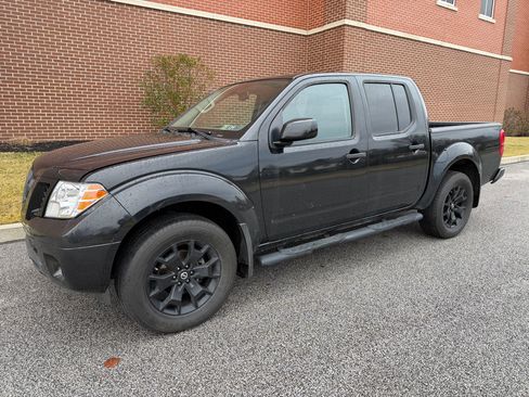 Used 2020 Nissan Frontier SV w/ Midnight Edition Floor Mats image 3