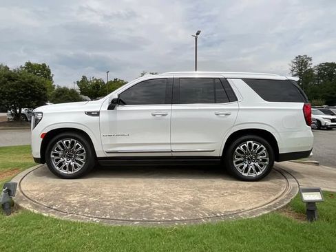 Used 2023 GMC Yukon Denali Ultimate AWD/4WD image 4