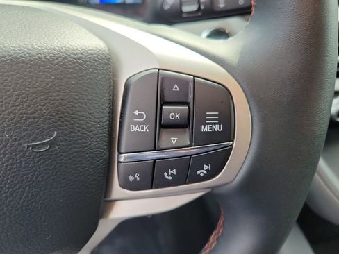 Used 2026 Ford Explorer Active RWD image 6