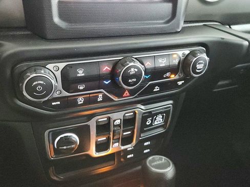 Used 2023 Jeep Gladiator Sport AWD/4WD image 34