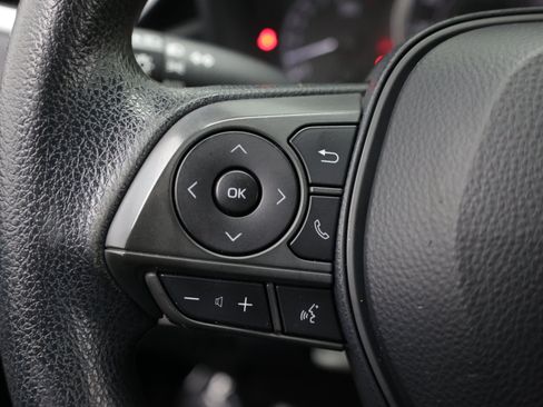 Used 2021 Toyota Corolla LE FWD image 18