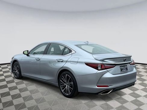 Used 2025 Lexus ES 350 w/ Premium Package FWD image 4
