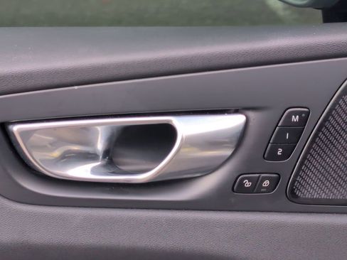 Used 2022 Volvo XC60 B5 Inscription w/ Advanced Package image 26