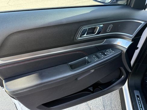 Used 2019 Ford Explorer Sport w/ Ford Safe & Smart Package AWD/4WD image 10