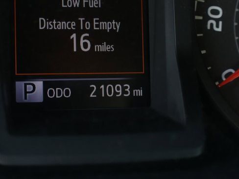 Used 2023 Toyota Tacoma SR image 27