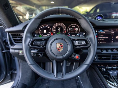 Certified 2025 Porsche 911 Carrera GTS RWD image 36