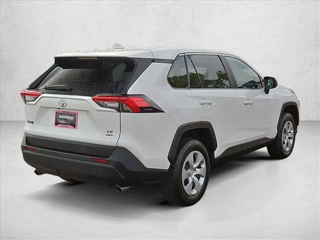 Used 2025 Toyota RAV4 LE AWD/4WD image 5