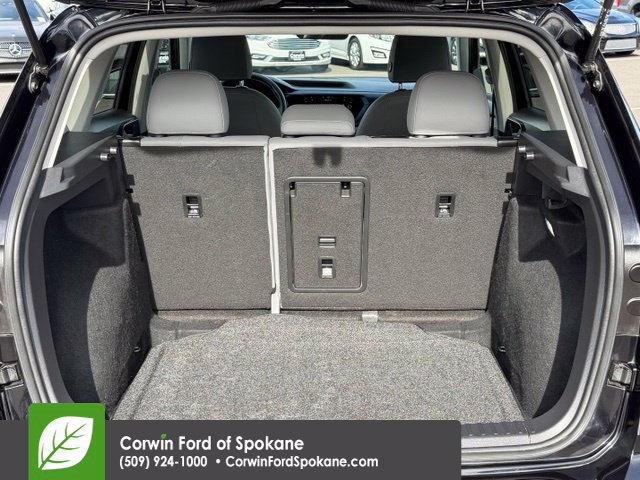 Used 2024 Volkswagen Taos SE w/ Panoramic Sunroof Package FWD image 18