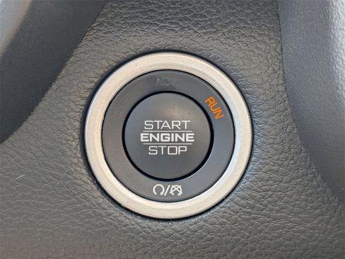 Used 2024 RAM 1500 Laramie image 24