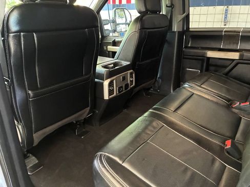 Used 2020 Ford F350 Lariat w/ Lariat Ultimate Package AWD/4WD image 19