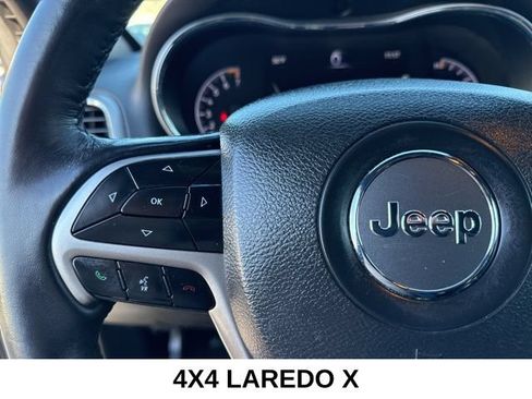 Used 2022 Jeep Grand Cherokee Laredo X AWD/4WD image 37