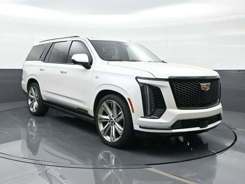 Used 2025 Cadillac Escalade Sport Platinum AWD/4WD image 4