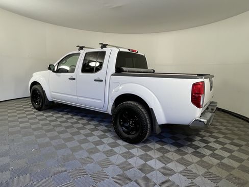 Used 2012 Nissan Frontier SV AWD/4WD image 3