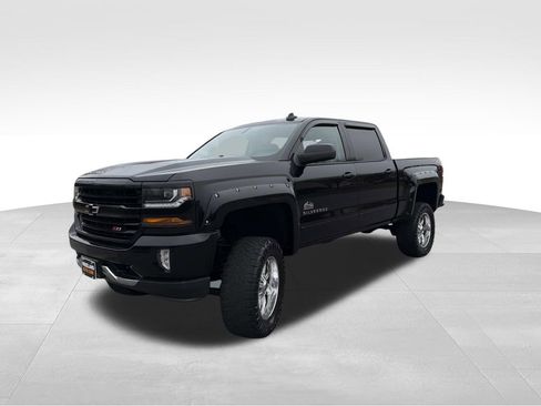 Used 2018 Chevrolet Silverado 1500 LT w/ All Star Edition image 7