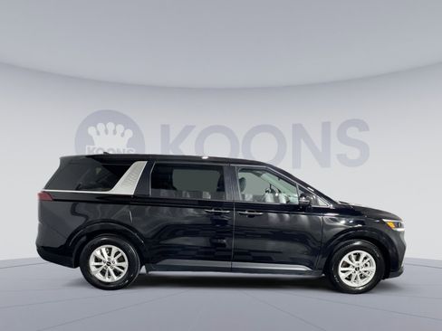 Used 2024 Kia Carnival LX image 8