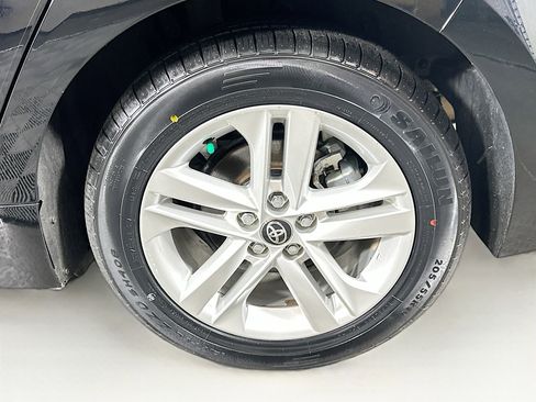 Used 2022 Toyota Corolla SE image 11