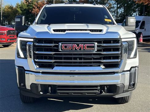 Used 2024 GMC Sierra 2500 SLE w/ SLE Convenience Package image 16