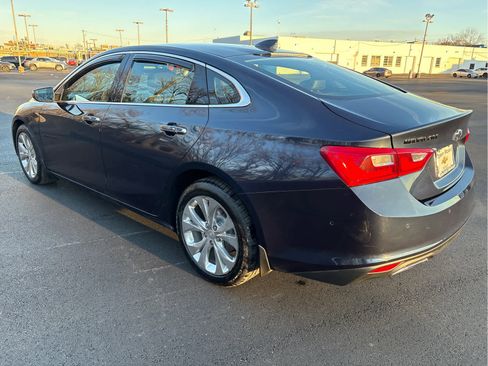 Used 2018 Chevrolet Malibu Premier w/ Driver Confidence Package image 5
