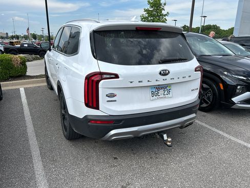 Used 2021 Kia Telluride SX w/ SX Prestige Package AWD/4WD image 3