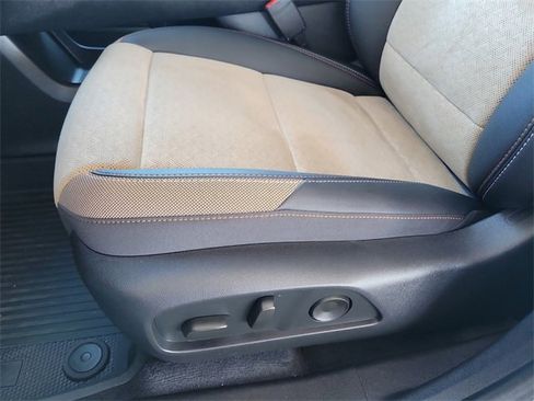 New 2026 Chevrolet Equinox ACTIV w/ Convenience Package III image 21