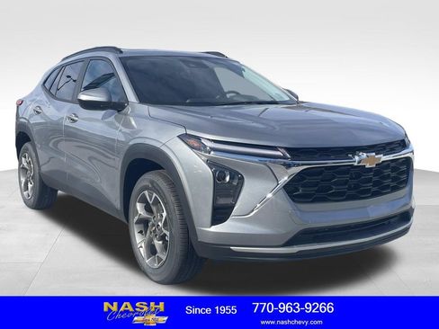 New 2026 Chevrolet Trax LT w/ Sunroof Package image 1