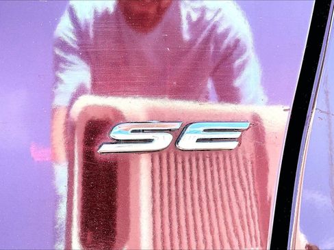 Used 2017 Ford Fusion SE image 25