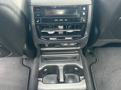 Used 2023 Jeep Grand Cherokee L Limited w/ Luxury Tech Group II image 24