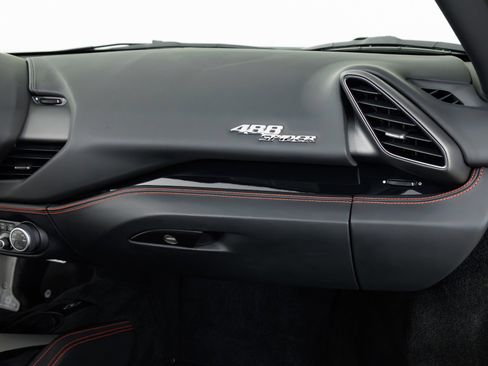 Used 2019 Ferrari 488 Spider image 34